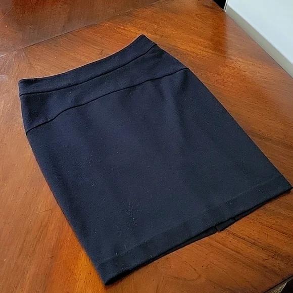 Michael Kors Black Skirt Size 4P - Picture 2 of 11